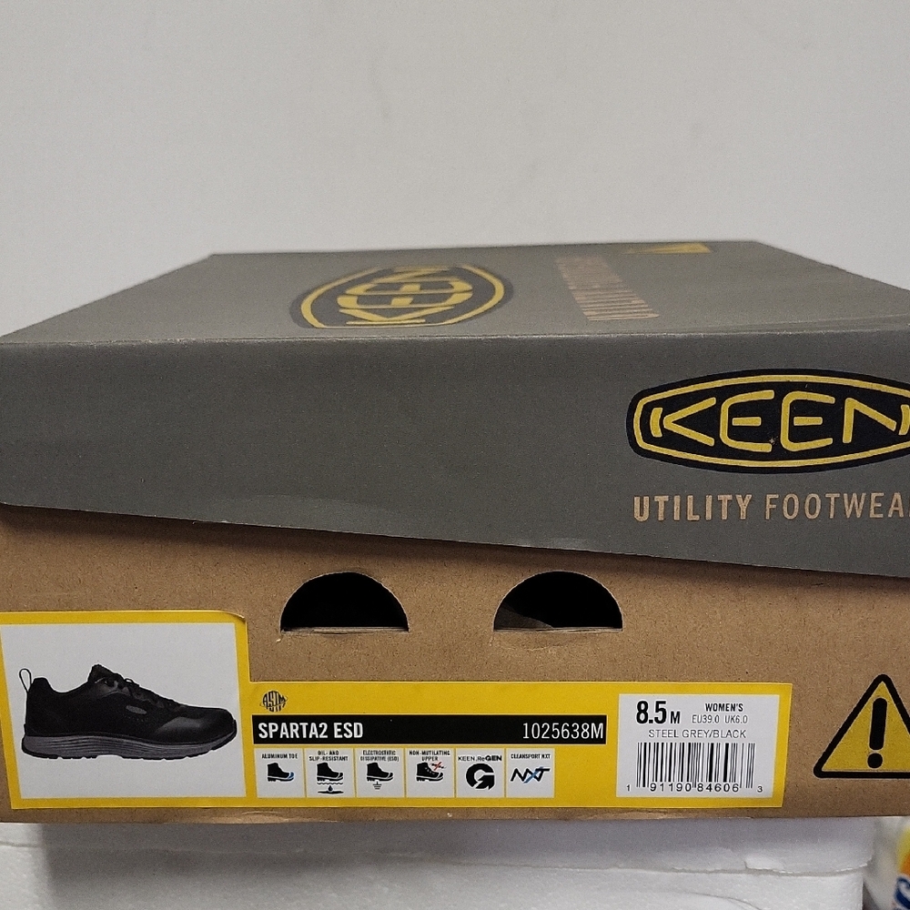KEEN Womens Black Utility Safety Shoes NWT AND BOX